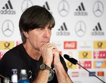 Löw: "Algunos brasileños pensarán en revancha" Löw: "Algunos brasileños pensarán en revancha"