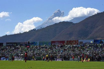 Sanarate y Antigua, dos equipos con guía argentino, líderes en Guatemala Sanarate y Antigua, dos equipos con guía argentino, líderes en Guatemala
