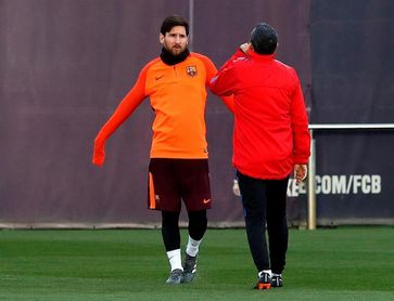 Messi participa en una parte del entrenamiento del equipo de Valverde Messi participa en una parte del entrenamiento del equipo de Valverde