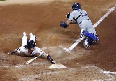 10-6. Reddick pega grand slam y jonrón y Astros reciben anillos de campeones 10-6. Reddick pega grand slam y jonrón y Astros reciben anillos de campeones