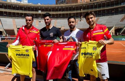Álvaro y Jaume Costa juegan a fútbol-tenis con Roberto Bautista y Ferrer Álvaro y Jaume Costa juegan a fútbol-tenis con Roberto Bautista y Ferrer