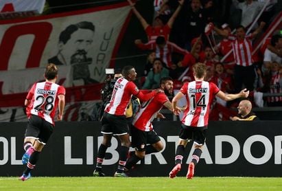 Estudiantes recibe al Santos en un duelo clave por el Grupo 6 Estudiantes recibe al Santos en un duelo clave por el Grupo 6