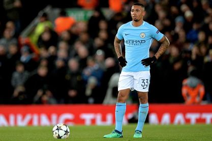 3-0. El Liverpool derrumba al City y pone pie y medio en semifinales 3-0. El Liverpool derrumba al City y pone pie y medio en semifinales