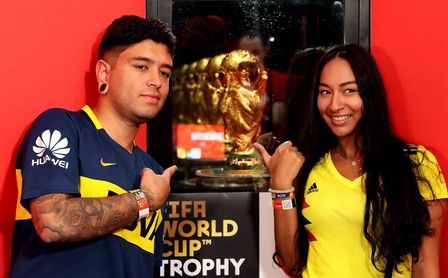 Colombia cumple su cita con el trofeo de la FIFA pese a la lluvia y las largas filas Colombia cumple su cita con el trofeo de la FIFA pese a la lluvia y las largas filas