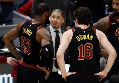 Los Rockets ganan el duelo de líderes; los Cavaliers siguen terceros y los Warriors pierden Los Rockets ganan el duelo de líderes; los Cavaliers siguen terceros y los Warriors pierden