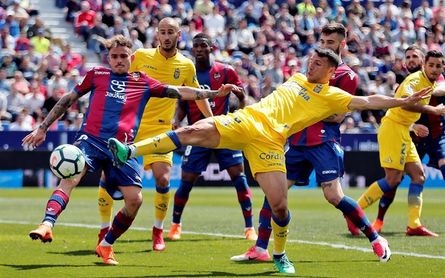 2-1. Un gol en la prolongación premia al Levante y hunde a Las Palmas 2-1. Un gol en la prolongación premia al Levante y hunde a Las Palmas
