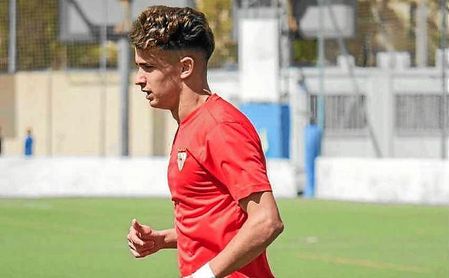 El Madrid se fija en el sevillista Juan Andrés. El Madrid se fija en el sevillista Juan Andrés.