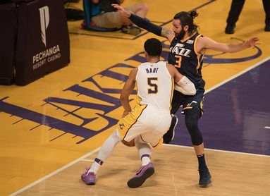 97-112. Los Jazz se meten en los playoffs y logran su quinta victoria consecutiva 97-112. Los Jazz se meten en los playoffs y logran su quinta victoria consecutiva