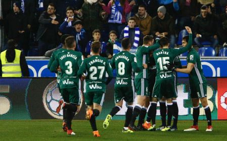 El Betis, el equipo que más gana fuera de casa en 2018 junto al Real Madrid. El Betis, el equipo que más gana fuera de casa en 2018 junto al Real Madrid.