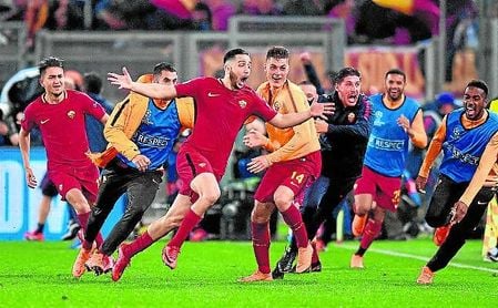 Manolas pasará a la historia por ser quien metió a la Roma en las ´semis´ de la Liga de Campeones. Manolas pasará a la historia por ser quien metió a la Roma en las ´semis´ de la Liga de Campeones.