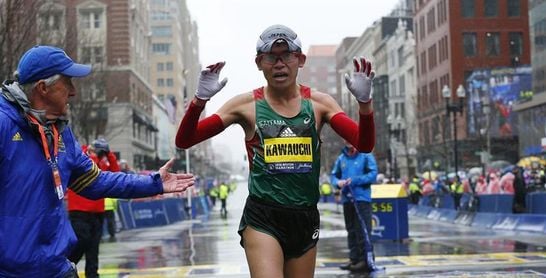 El japonés Kawauchi y la estadounidense Linden son los nuevos campeones del Maratón de Boston El japonés Kawauchi y la estadounidense Linden son los nuevos campeones del Maratón de Boston