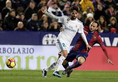 Pazzini, duda ante el Málaga por un edema en el sóleo Pazzini, duda ante el Málaga por un edema en el sóleo