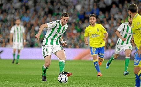 Fabián, en un lance del partido ante Las Palmas. Fabián, en un lance del partido ante Las Palmas.