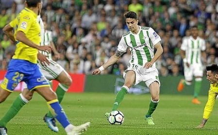 Bartra, en un lance del partido ante Las Palmas. Bartra, en un lance del partido ante Las Palmas.