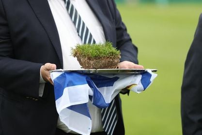 Uruguay viajará a Rusia acompañado por césped del mítico estadio Centenario Uruguay viajará a Rusia acompañado por césped del mítico estadio Centenario