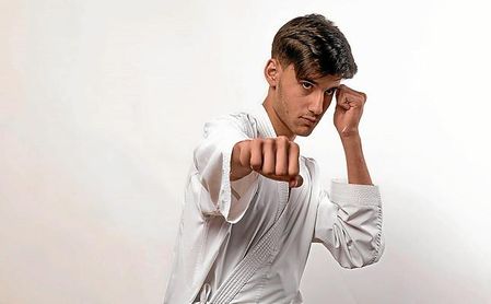 El moronense, a sus 15 años, ha sido convocado por España. El moronense, a sus 15 años, ha sido convocado por España.