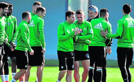 El vestuario del Betis lo apuesta todo al 24 El vestuario del Betis lo apuesta todo al 24