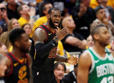 "King" James ya tiene más canastas anotadas que Abdul-Jabbar en los playoffs "King" James ya tiene más canastas anotadas que Abdul-Jabbar en los playoffs