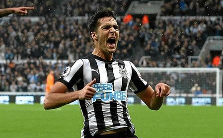 El Newcastle le ha pagado al Dormund siete millones para quedarse a Mikel Merino. El Newcastle le ha pagado al Dormund siete millones para quedarse a Mikel Merino.