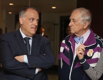 Tebas sobre el posible adiós de Cristiano: "Neymar se fue y no han bajado ingresos" Tebas sobre el posible adiós de Cristiano: "Neymar se fue y no han bajado ingresos"