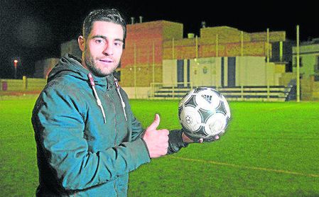Alberto Quesada ha marcado la friolera de ocho goles siendo defensa. Alberto Quesada ha marcado la friolera de ocho goles siendo defensa.