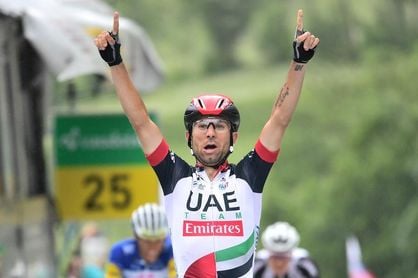 El italiano Ulissi vence la etapa y Porte se sitúa como nuevo líder El italiano Ulissi vence la etapa y Porte se sitúa como nuevo líder
