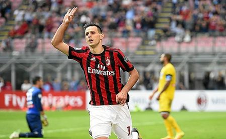 Pese a golear en la Fiorentina, a Kalinic no le ha ido bien en el AC Milan. Pese a golear en la Fiorentina, a Kalinic no le ha ido bien en el AC Milan.