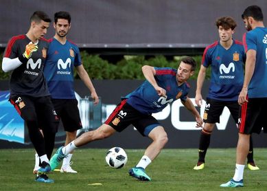España, contra Cristiano y la crisis España, contra Cristiano y la crisis