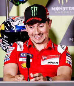 Lorenzo: "Me debo a Ducati hasta el final" Lorenzo: "Me debo a Ducati hasta el final"