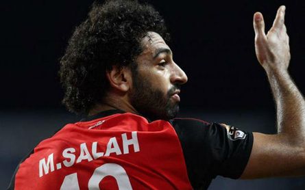 Rezándole a Salah Rezándole a Salah