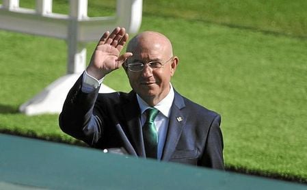 Serra trabaja a pleno rendimiento en busca de fichajes. Serra trabaja a pleno rendimiento en busca de fichajes.