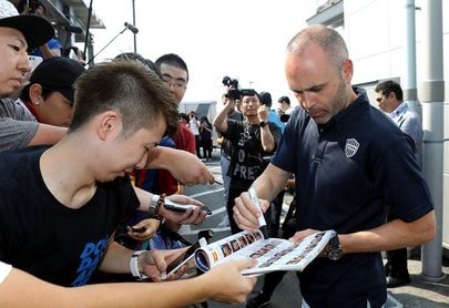 Iniesta llega a Japón para incorporarse al Vissel Kobe Iniesta llega a Japón para incorporarse al Vissel Kobe