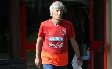 Batistuta le aconseja a Pekerman que rechace ser seleccionador de Argentina Batistuta le aconseja a Pekerman que rechace ser seleccionador de Argentina