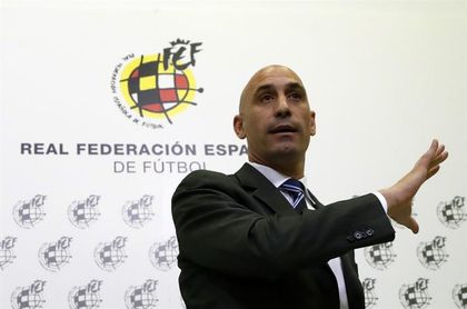 La RFEF autoriza un cuarto cambio si la final llega a la prórroga La RFEF autoriza un cuarto cambio si la final llega a la prórroga