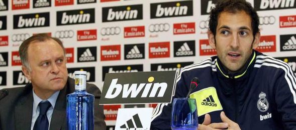 Diego López, junto a Pardeza en su presentación. Diego López, junto a Pardeza en su presentación.
