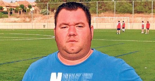El sevillano Juan Olea será el encargado de entrenar al equipo sénior. El sevillano Juan Olea será el encargado de entrenar al equipo sénior.