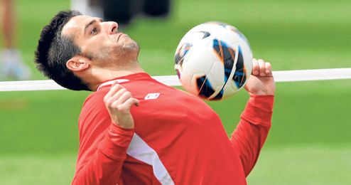 Con el traspaso de Navas, la venta de Negredo ahora no es prioritaria, según Del Nido. Con el traspaso de Navas, la venta de Negredo ahora no es prioritaria, según Del Nido.