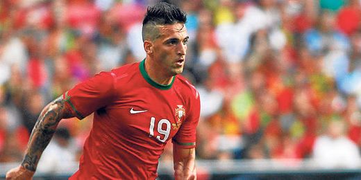 Miguel Lopes se ha afianzado en las convocatorias del seleccionador luso, Paulo Bento; ha jugado cuatro partidos. Miguel Lopes se ha afianzado en las convocatorias del seleccionador luso, Paulo Bento; ha jugado cuatro partidos.