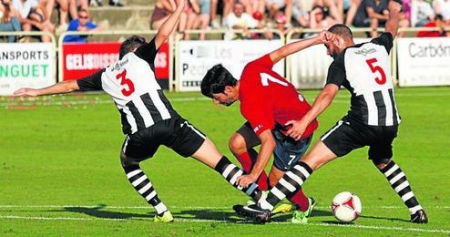 El Mairena no pudo con el Olo y cayó goleado del ´play off´ de ascenso. El Mairena no pudo con el Olo y cayó goleado del ´play off´ de ascenso.