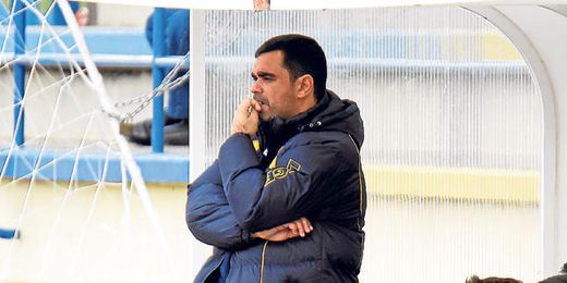 Pablo del Pino, con gesto pensativo, durante un encuentro celebrado en el presente campeonato. Pablo del Pino, con gesto pensativo, durante un encuentro celebrado en el presente campeonato.