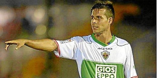 Manu del Moral en un encuentro del Elche. Manu del Moral en un encuentro del Elche.