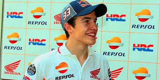 Márquez en una entrevista a una revista de motos. Márquez en una entrevista a una revista de motos.