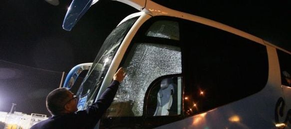 Así quedó el autobús del Lleida Sportiu en Jerez. Así quedó el autobús del Lleida Sportiu en Jerez.