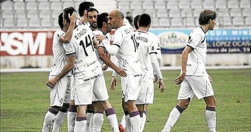 Los jugadores del Real Jaén celebran un gol durante la pasada campaña. Los jugadores del Real Jaén celebran un gol durante la pasada campaña.