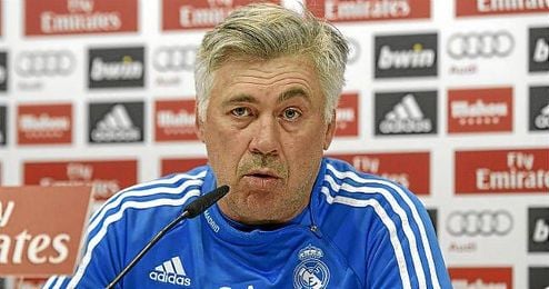 Carlo Ancelotti, entrenador del Real Madrid, durante una rueda de prensa. Carlo Ancelotti, entrenador del Real Madrid, durante una rueda de prensa.