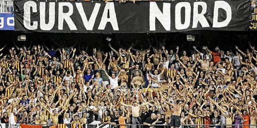 Ultras del Valencia, en Mestalla Ultras del Valencia, en Mestalla