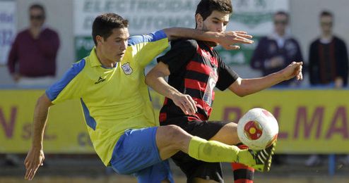 Rubén Sánchez (Coria) en el partido ante el Gerena. Rubén Sánchez (Coria) en el partido ante el Gerena.