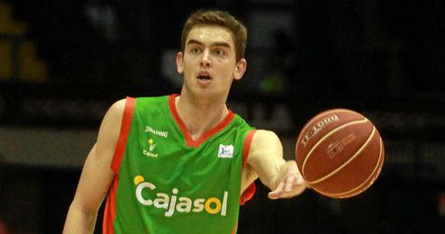 Satoransky da un pase durante un encuentro del Cajasol esta temporada. Satoransky da un pase durante un encuentro del Cajasol esta temporada.