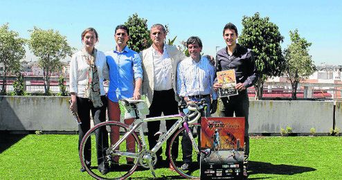 María del Mar Sánchez Estrella (a la izquierda) presidió el acto en el Sato Sport Club de Santa Justa. María del Mar Sánchez Estrella (a la izquierda) presidió el acto en el Sato Sport Club de Santa Justa.