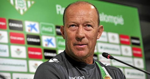 Calderón en rueda de prensa. Calderón en rueda de prensa.